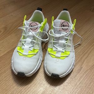 Nike 6.5 tennis shoes